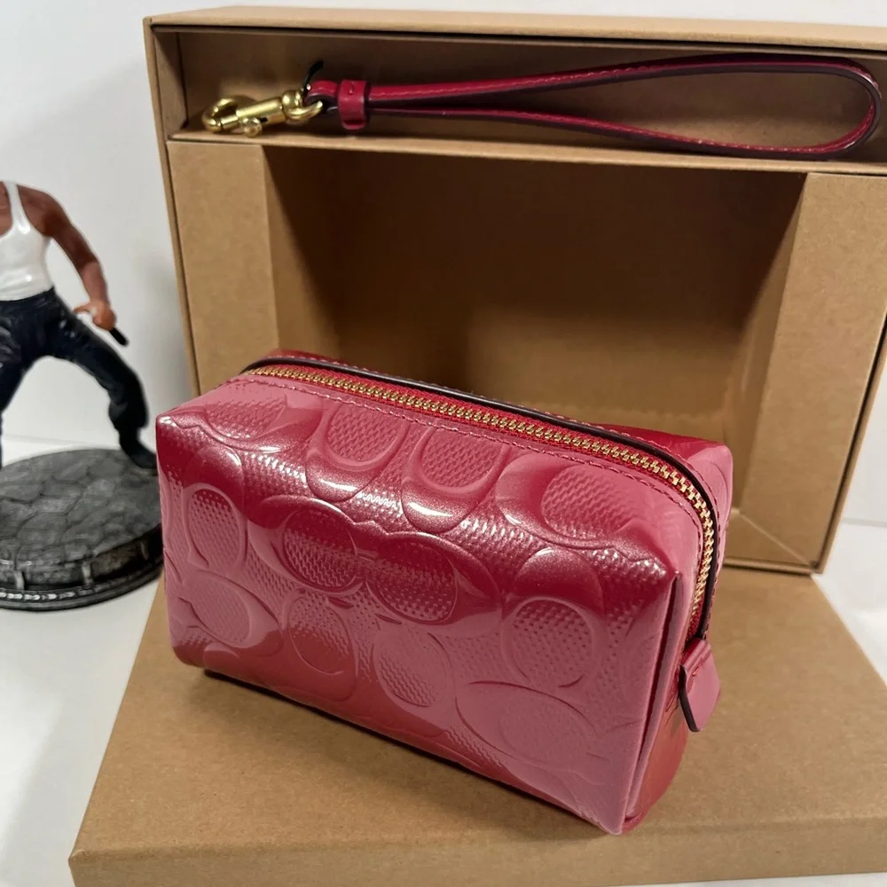 Coach Boxed Essential Mini Cosmetic Pouch Wristlet Enamel red NWT - Picture 2 of 6